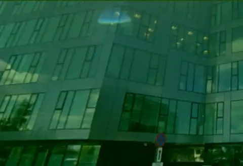 Вид на здание, в котором расположен центральный офис онлайн-обменника БТЦБИТ Сп. з.о.о.